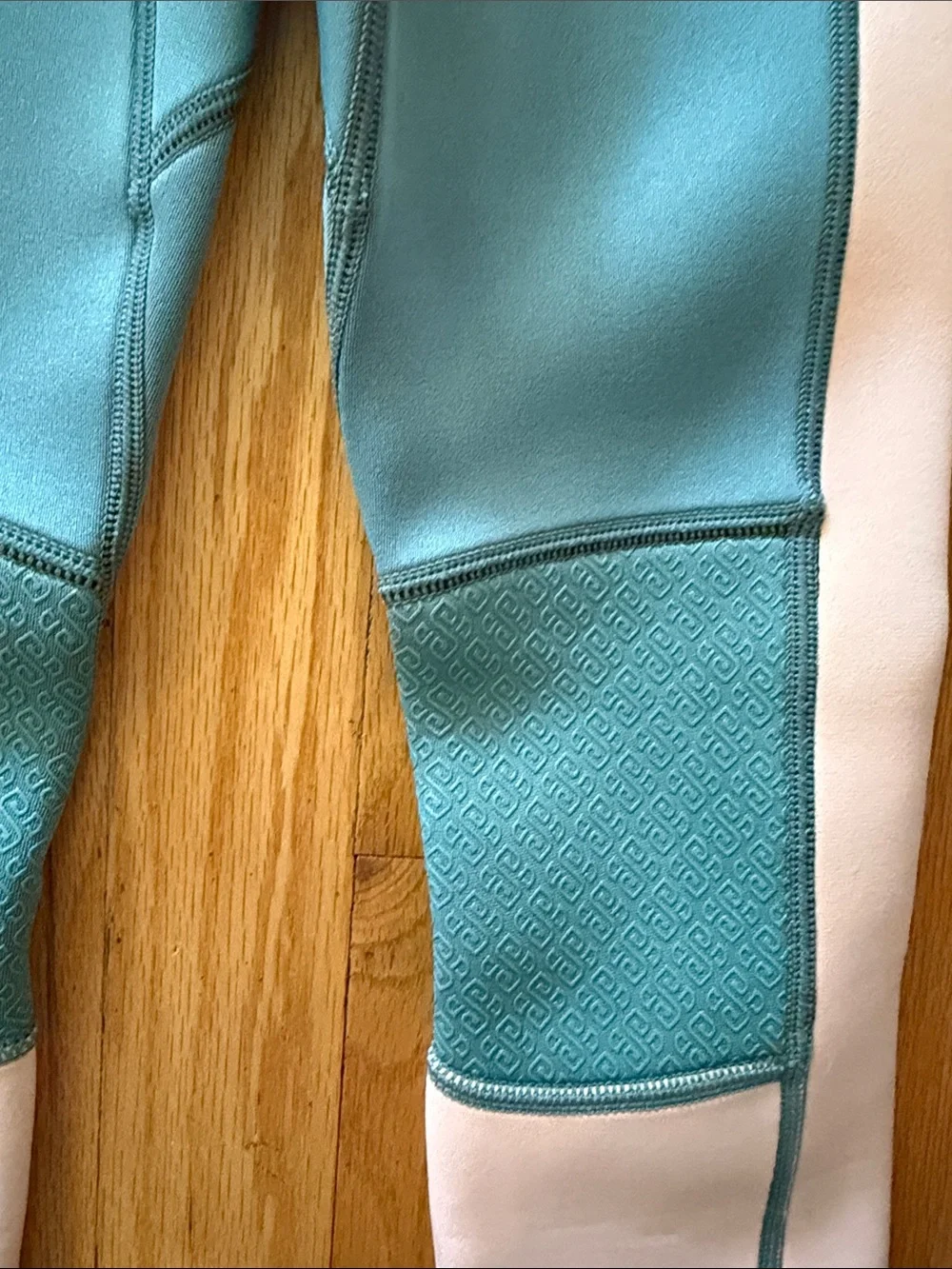 SeaSkin sz 6 kids Teal and Pink Neoprene Wetsuit great condition